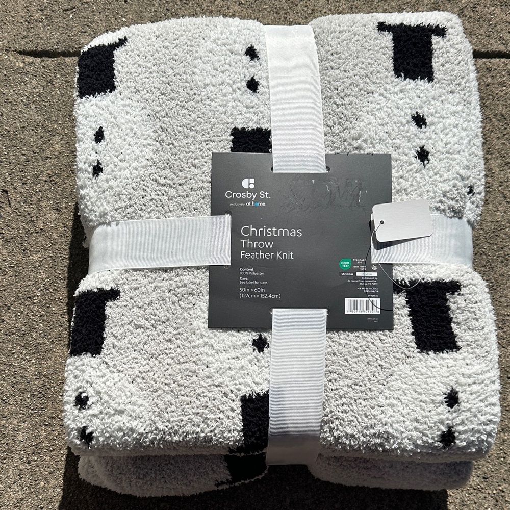 Crosby Christmas Throw Feather Knit - Black and White brand new with tags